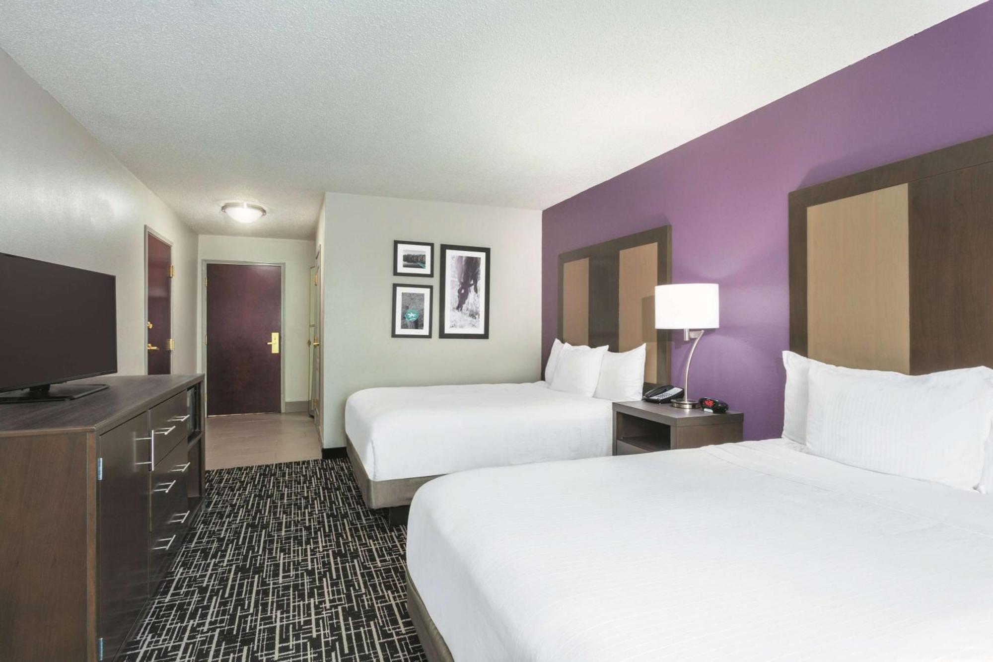 La Quinta By Wyndham Covington Hotel Exterior photo
