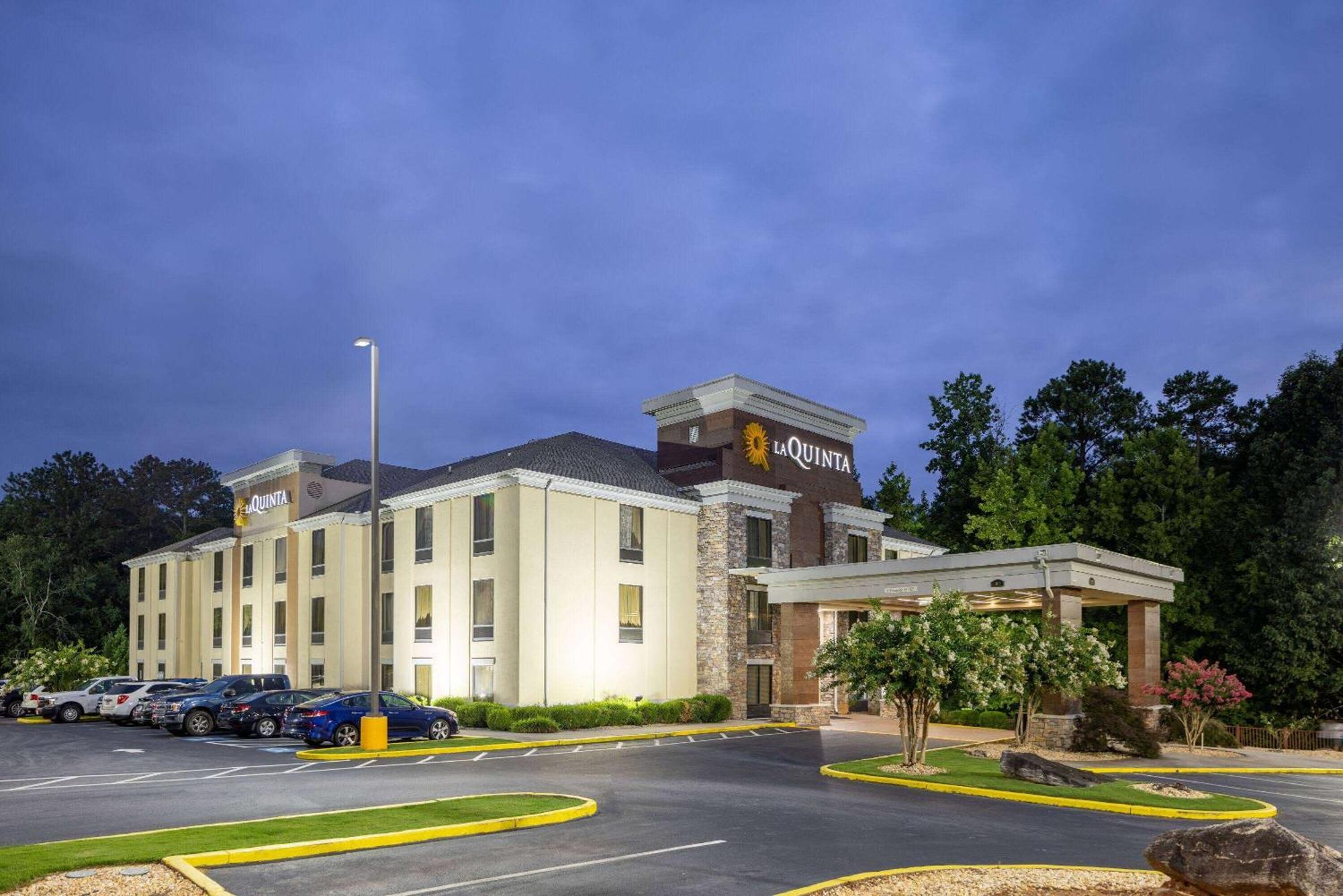 La Quinta By Wyndham Covington Hotel Exterior photo
