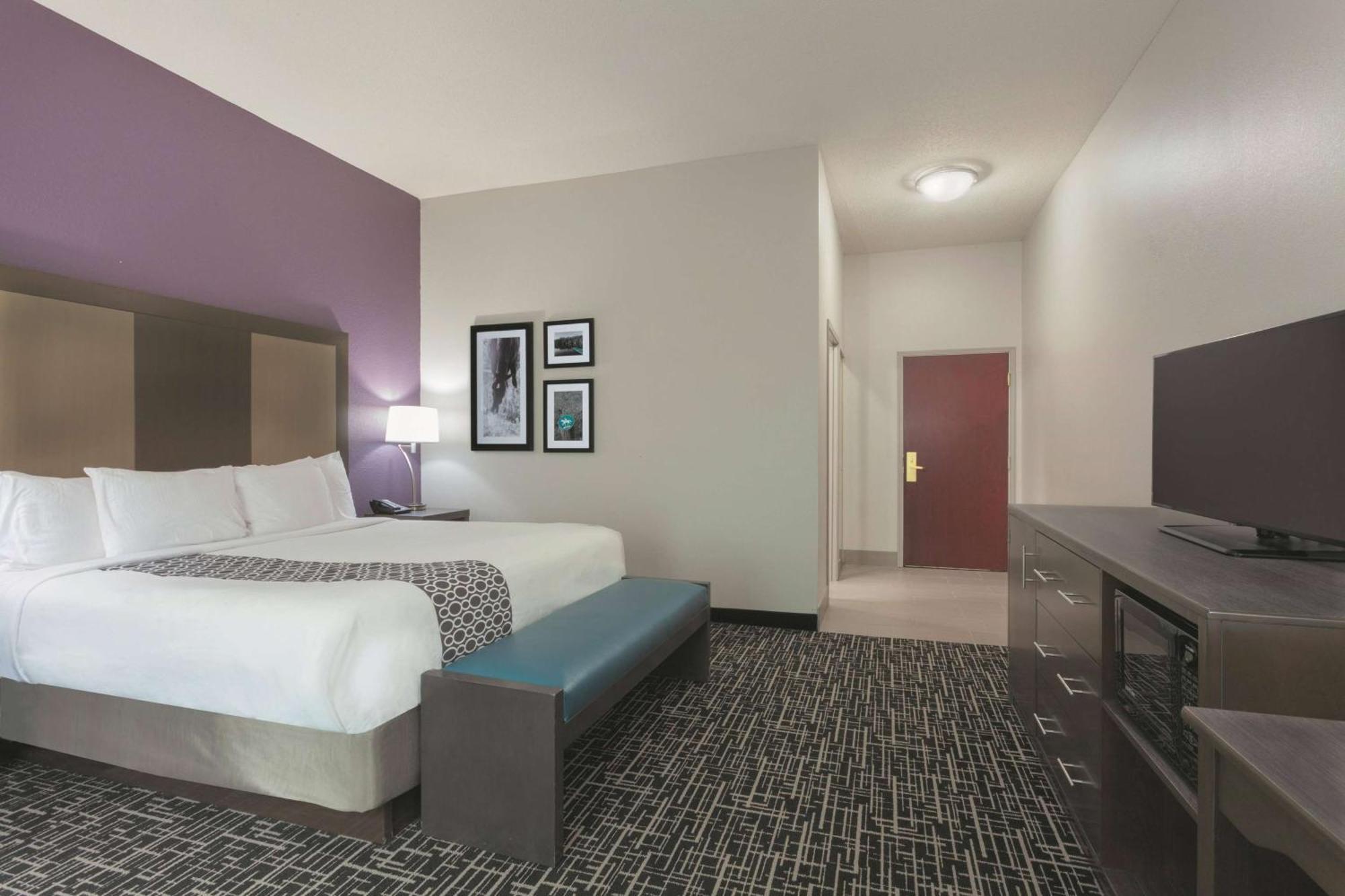 La Quinta By Wyndham Covington Hotel Exterior photo