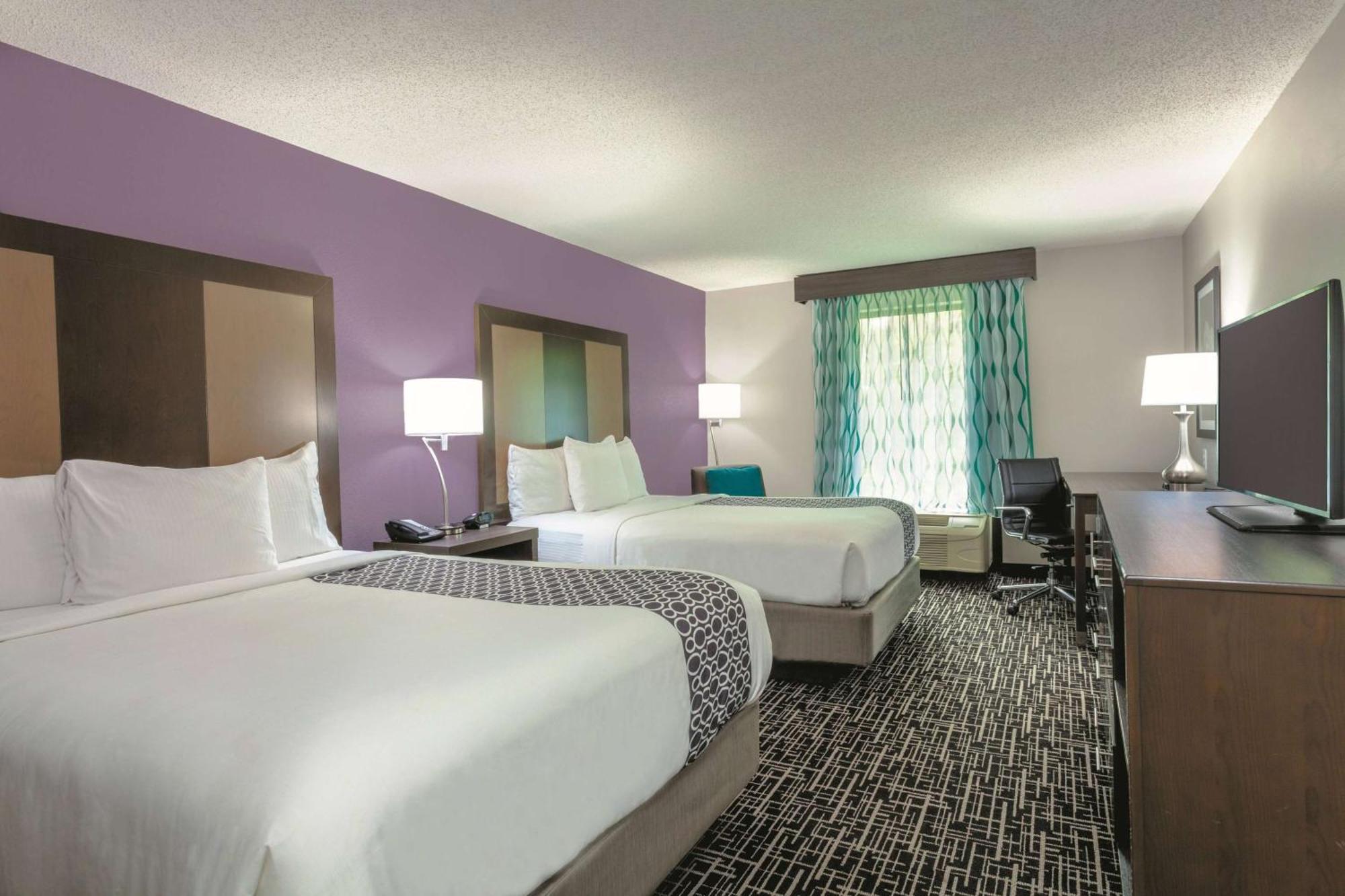 La Quinta By Wyndham Covington Hotel Exterior photo