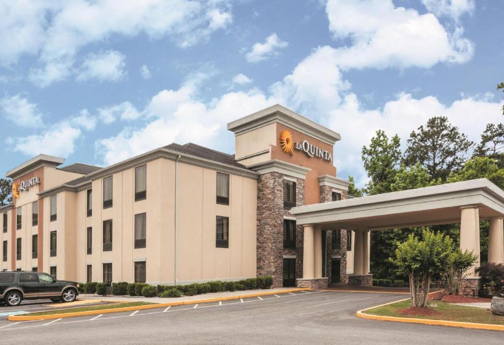 La Quinta By Wyndham Covington Hotel Exterior photo